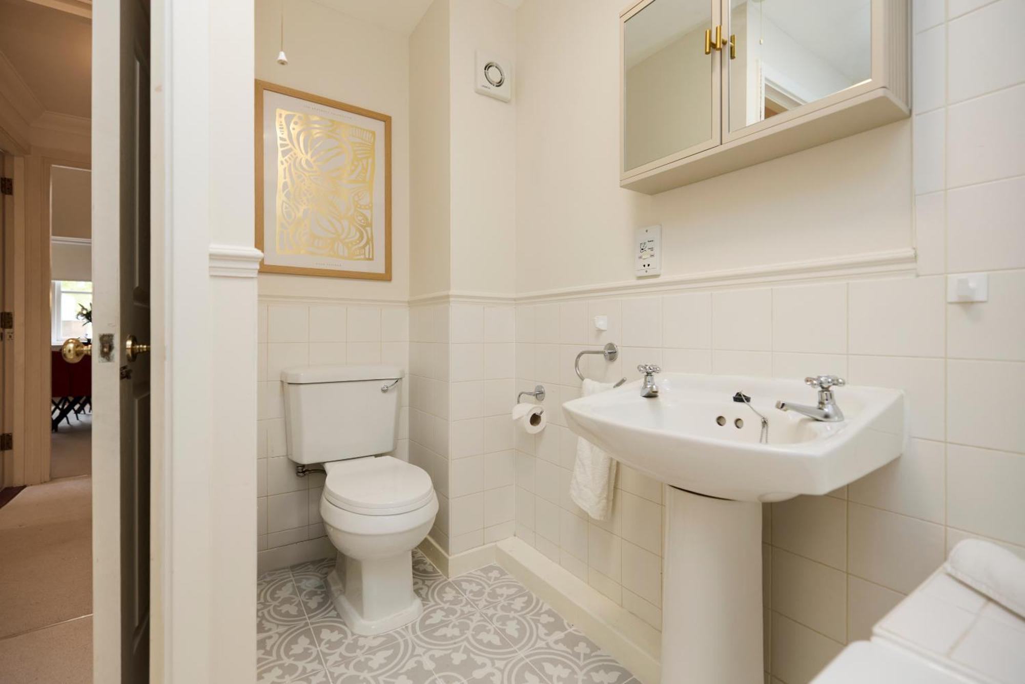Chiswick Views & Space - Elegant 3bdr Duplex With Parking *